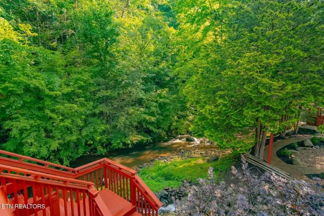 $1,400,000 | 3669 Lindsey Mill Road, Gatlinburg, TN 37738