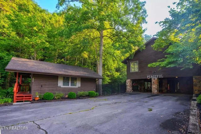 $1,400,000 | 3669 Lindsey Mill Road, Gatlinburg, TN 37738