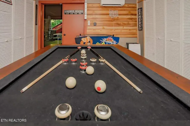 $1,400,000 | 3669 Lindsey Mill Road, Gatlinburg, TN 37738