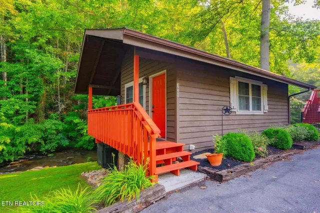 $1,400,000 | 3669 Lindsey Mill Road, Gatlinburg, TN 37738