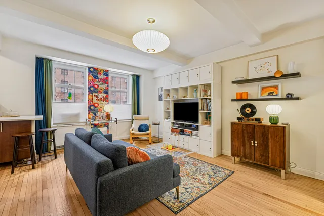 $595,000 | 465 West 23rd Street, Unit 4G | Chelsea