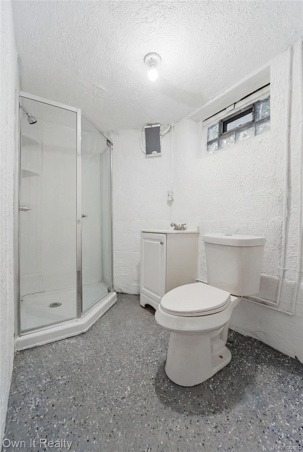 17351 Appoline Street Detroit, MI 48235 - Photo 20 of 34 Bathroom