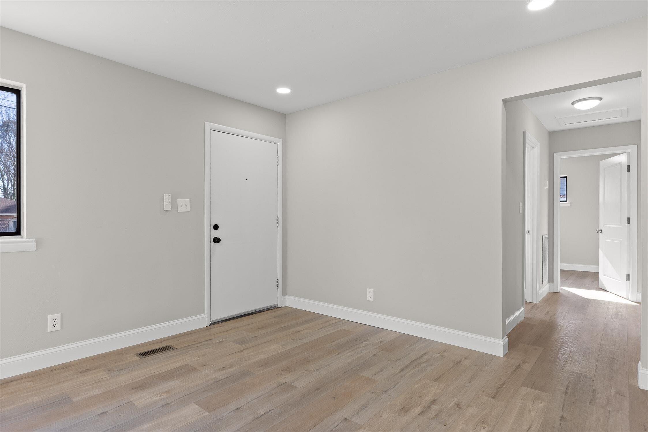 7635 Austin Drive Chattanooga, TN 37416 - Photo 9 of 35 23-Austin-22