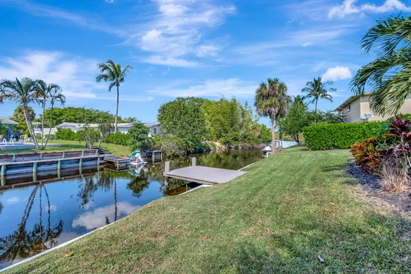 $799,000 | 6821 Kingston Drive, Lake Worth, FL 33462
