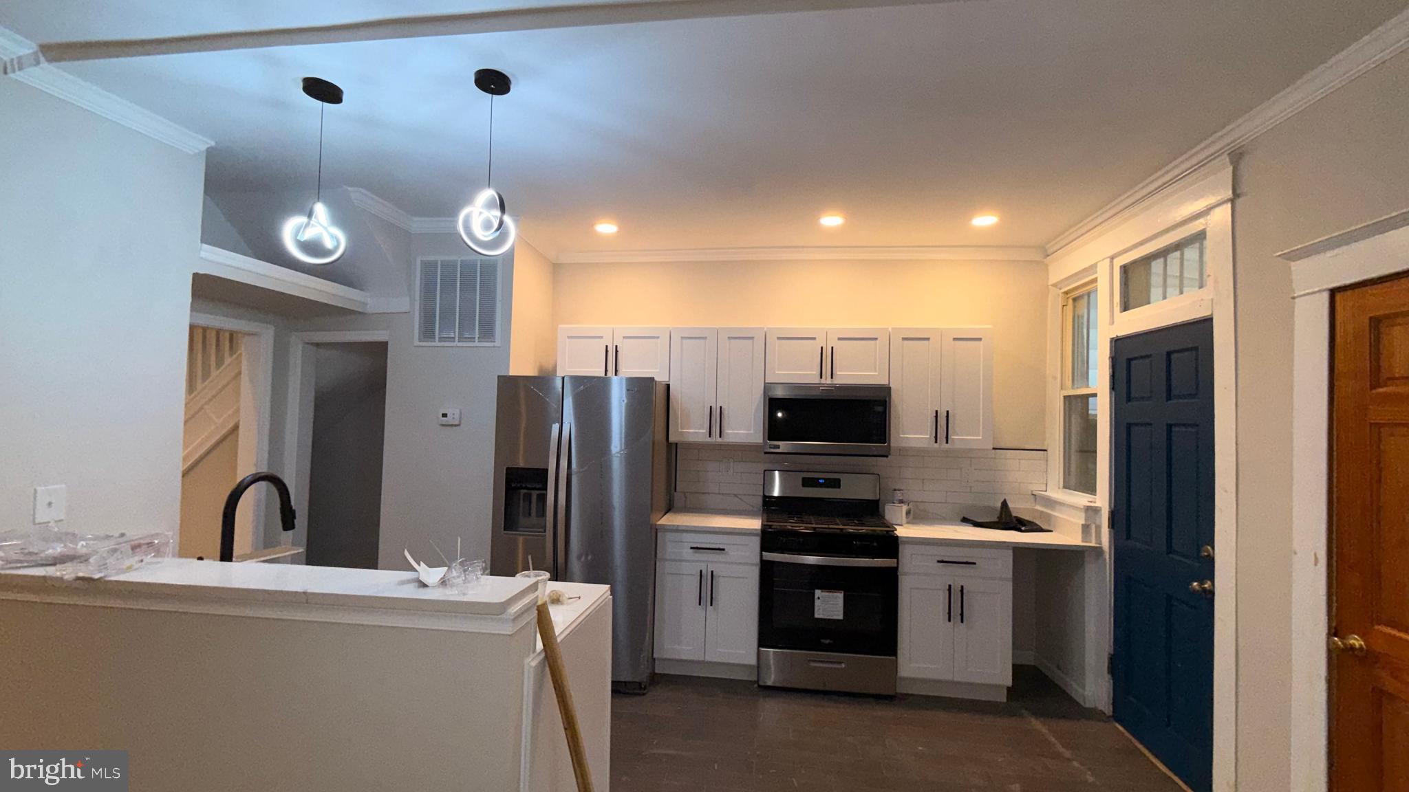 2104 Presstman Street Baltimore, MD 21217 - Photo 7 of 38