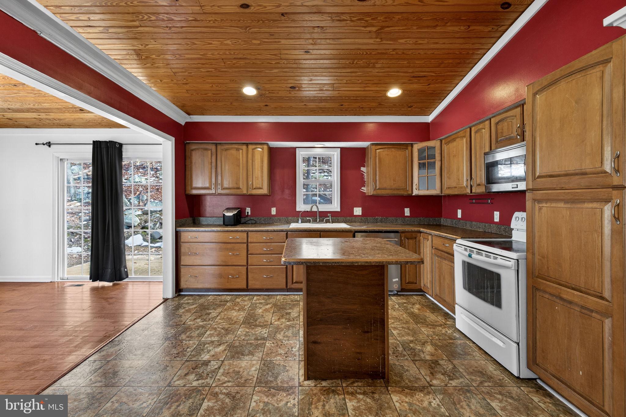 1194 Valley View Road Harpers Ferry, WV 25425 - Photo 14 of 49 Kitchen
