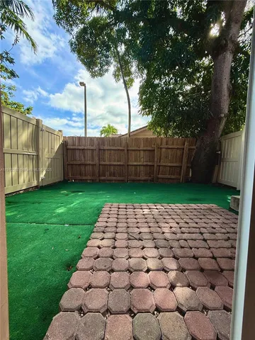 $2,750 | 63 Southeast 3rd Avenue, Unit 2, Hallandale Beach, FL 33009