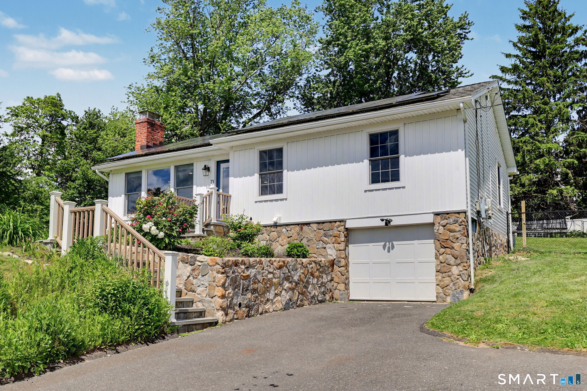 13 Fox Hollow Road New Fairfield, CT 06812 - Photo 4 of 36