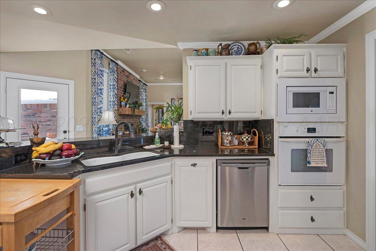 2 Portrush Court Amarillo, TX 79124 - Photo 11 of 33 11-Kitchen 3