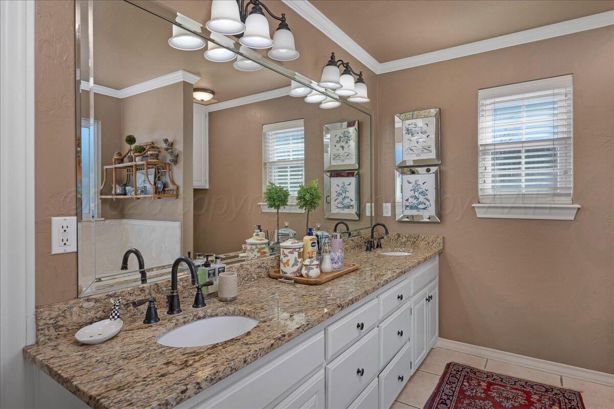 2 Portrush Court Amarillo, TX 79124 - Photo 17 of 33 17-Primary Bathroom 2