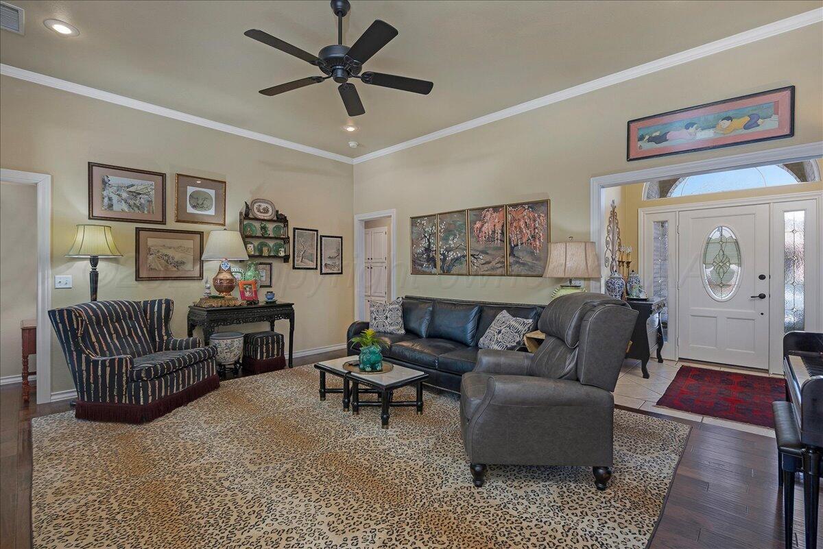 2 Portrush Court Amarillo, TX 79124 - Photo 5 of 33 05-Living Room