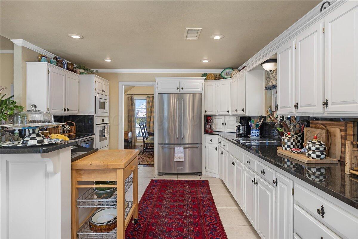 2 Portrush Court Amarillo, TX 79124 - Photo 9 of 33 09-Kitchen
