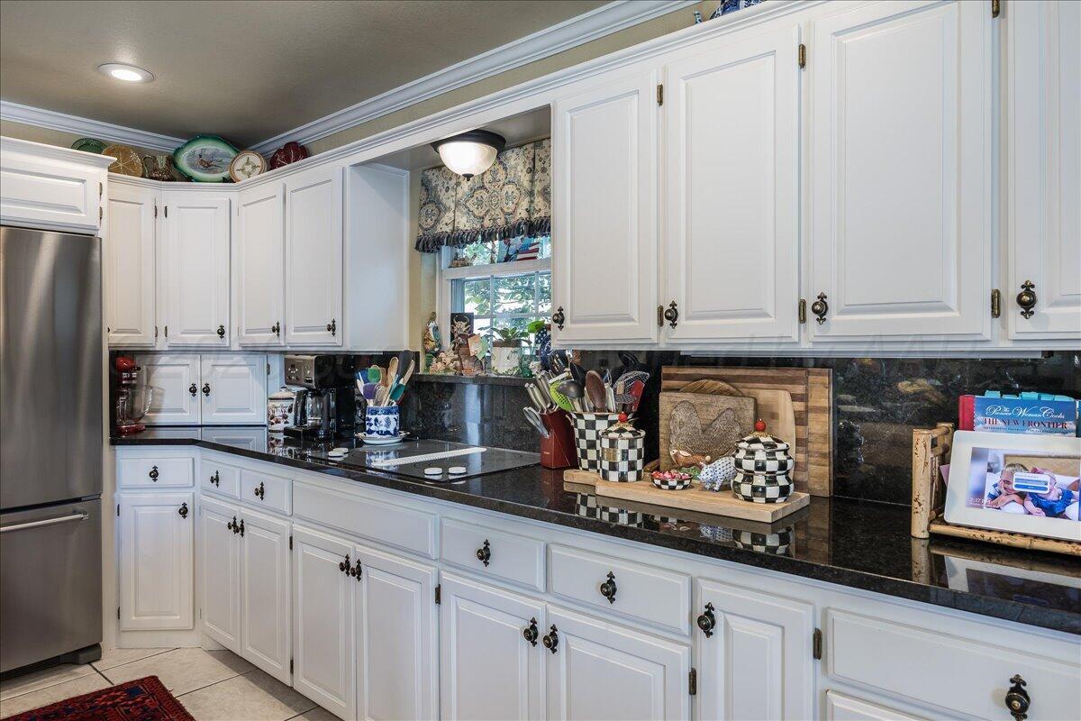 2 Portrush Court Amarillo, TX 79124 - Photo 10 of 33 10-Kitchen 2