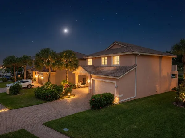 $600,000 | 149 Bellezza Terrace, Royal Palm Beach, FL 33411