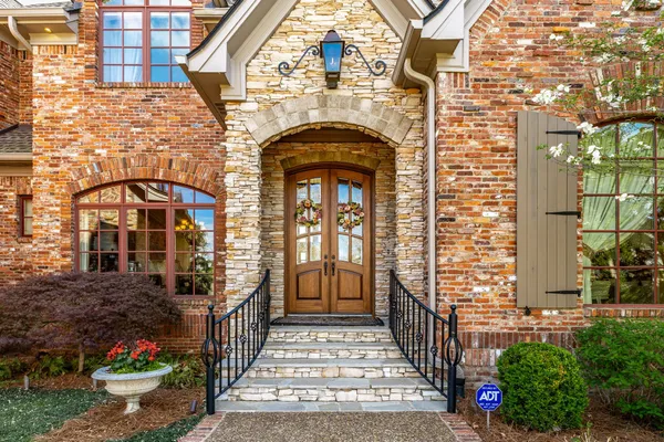 a view of a entrance to building