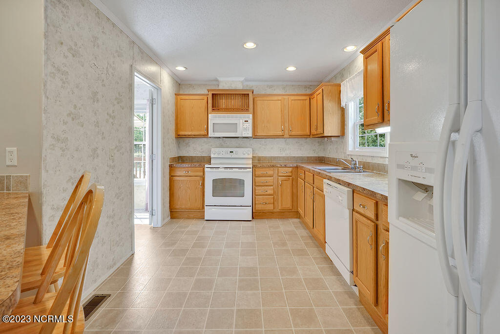 332 Walnut Road Southport, NC 28461 - Photo 13 of 34 332WalnutRoad-13