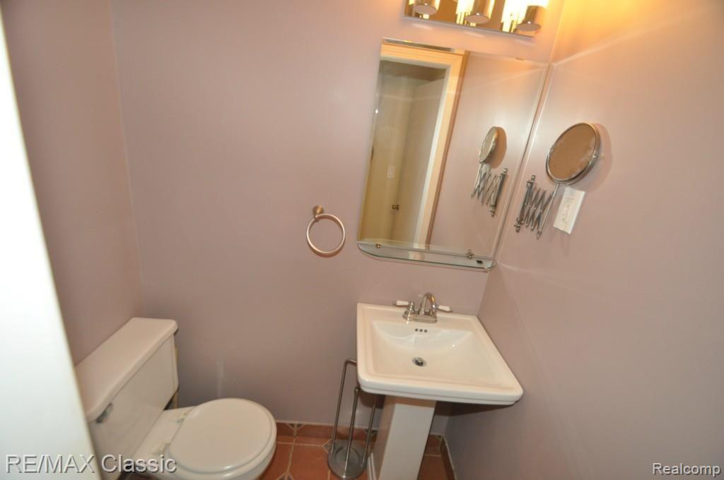 4407 West 14 Mile Road Royal Oak, MI 48073 - Photo 12 of 15