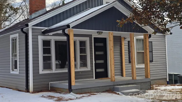 $215,000 | 713 2nd St Place Southwest, Conover, NC 28613