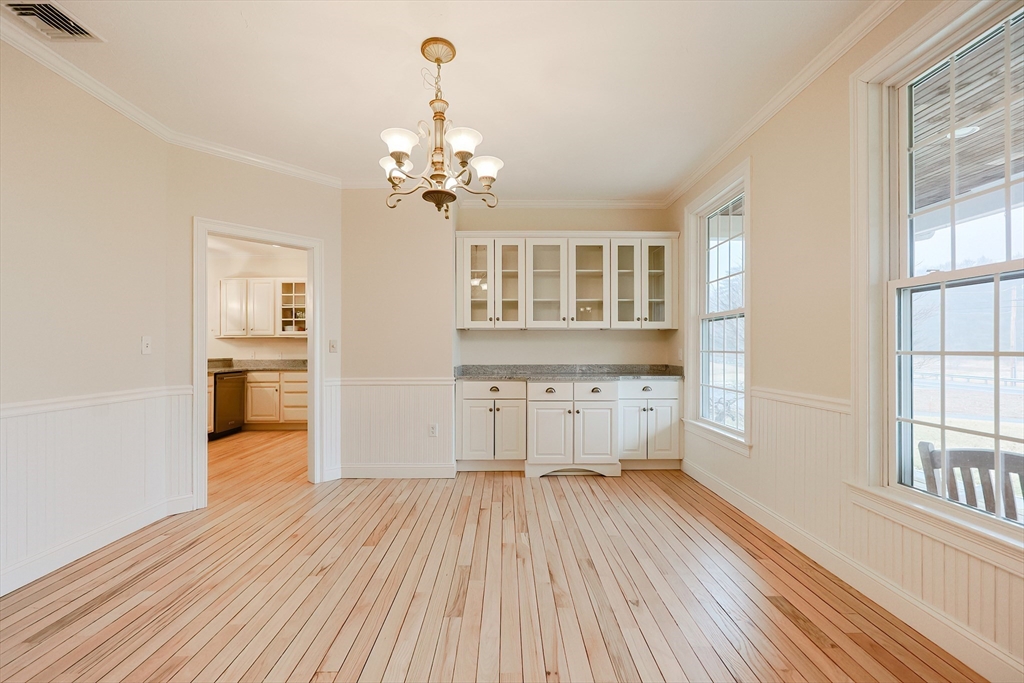 504 High Street Rochester, MA 02770 - Photo 5 of 42