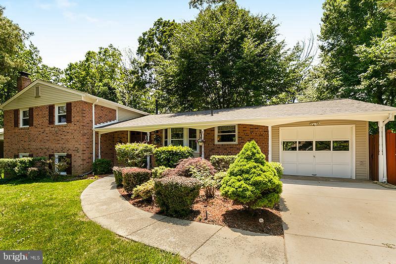 6926 Sydenstricker Road Springfield, VA 22152 - Photo 3 of 52