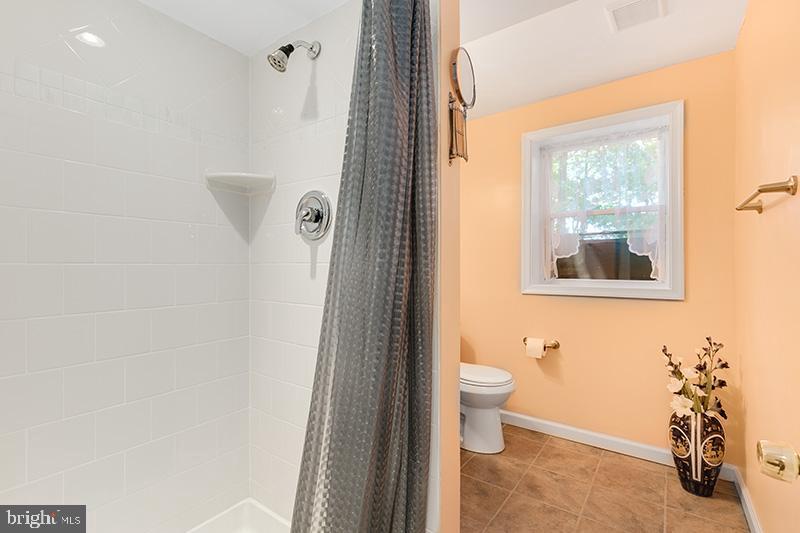 6926 Sydenstricker Road Springfield, VA 22152 - Photo 7 of 52