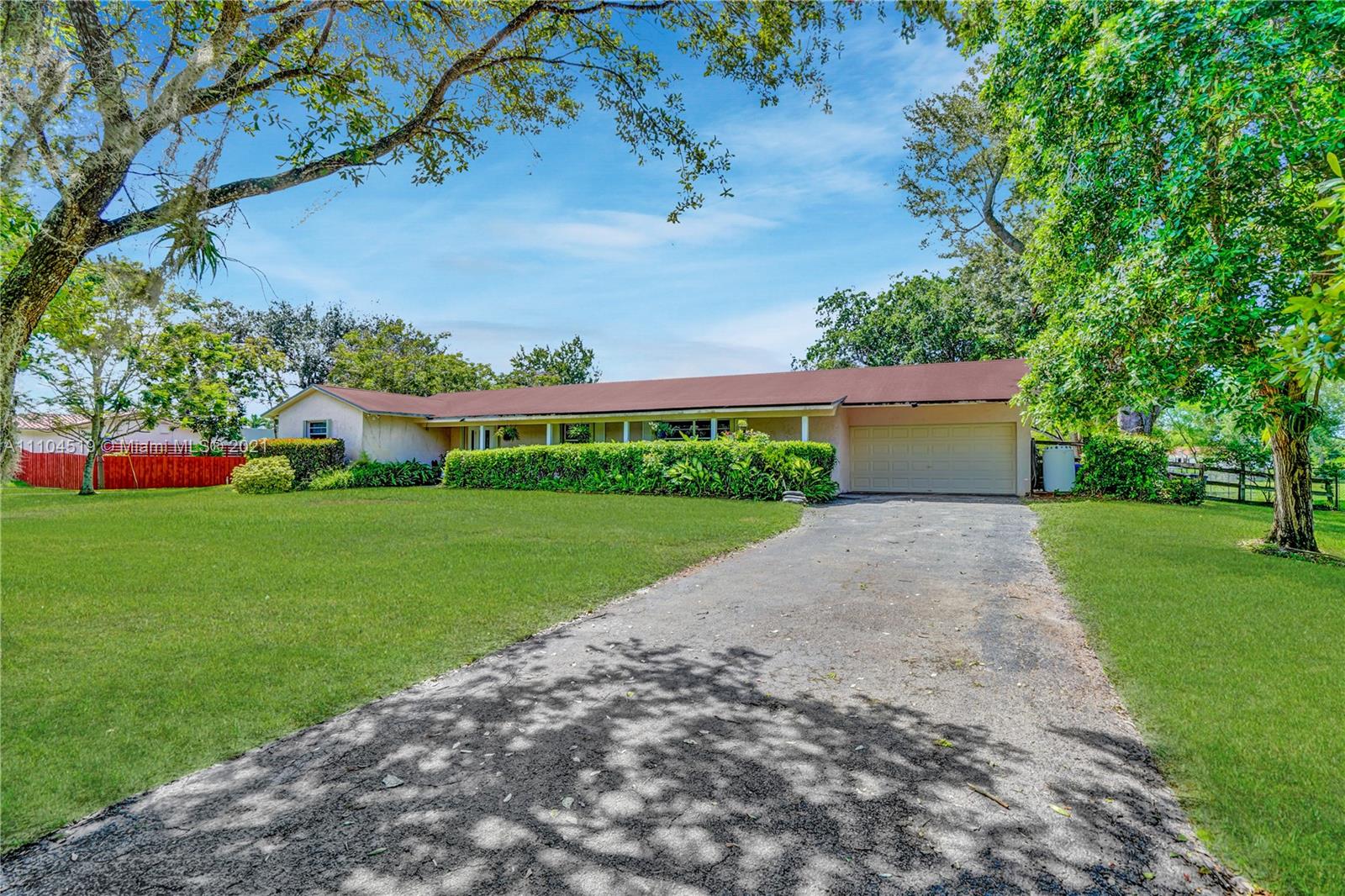 4911 Southwest 164th Terrace Southwest Ranches, FL 33331 - Photo 1 of 57 Gallery Image 1
