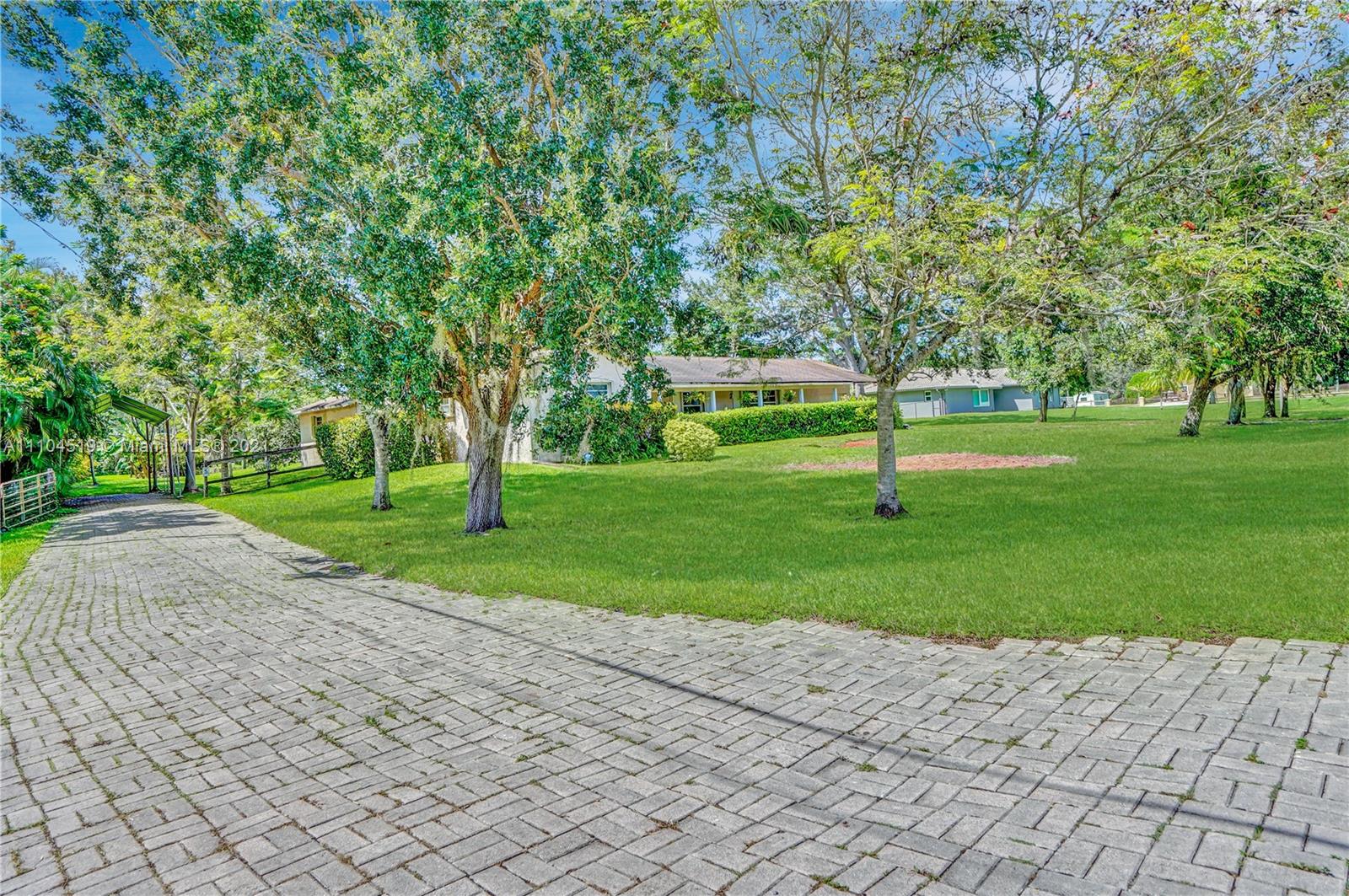 4911 Southwest 164th Terrace Southwest Ranches, FL 33331 - Photo 44 of 57 Gallery Image 44