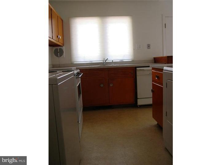 18 Marlyn Road Newark, DE 19713 - Photo 13 of 16 Kitchen