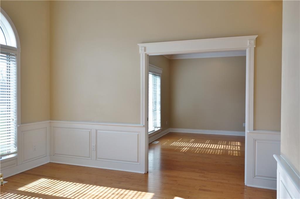 10590 Ditch Road Carmel, IN 46032 - Photo 3 of 45 Gallery Image 3