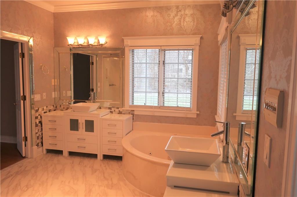 10590 Ditch Road Carmel, IN 46032 - Photo 7 of 45 Gallery Image 7