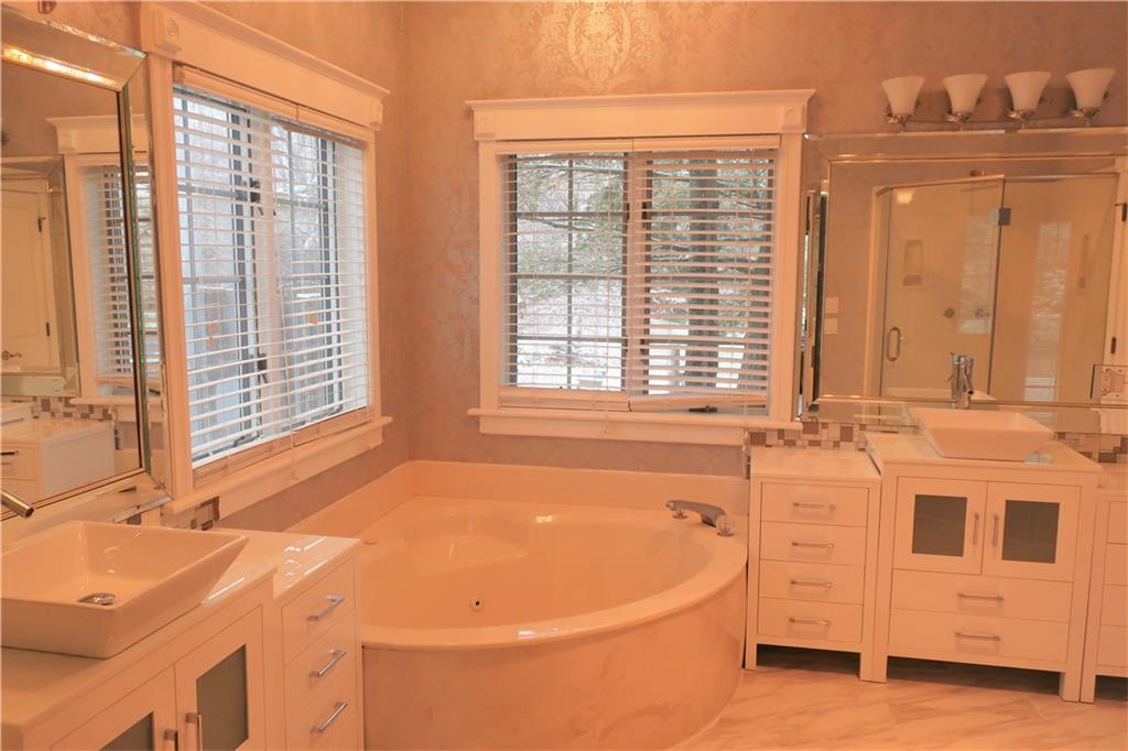 10590 Ditch Road Carmel, IN 46032 - Photo 9 of 45 Gallery Image 9