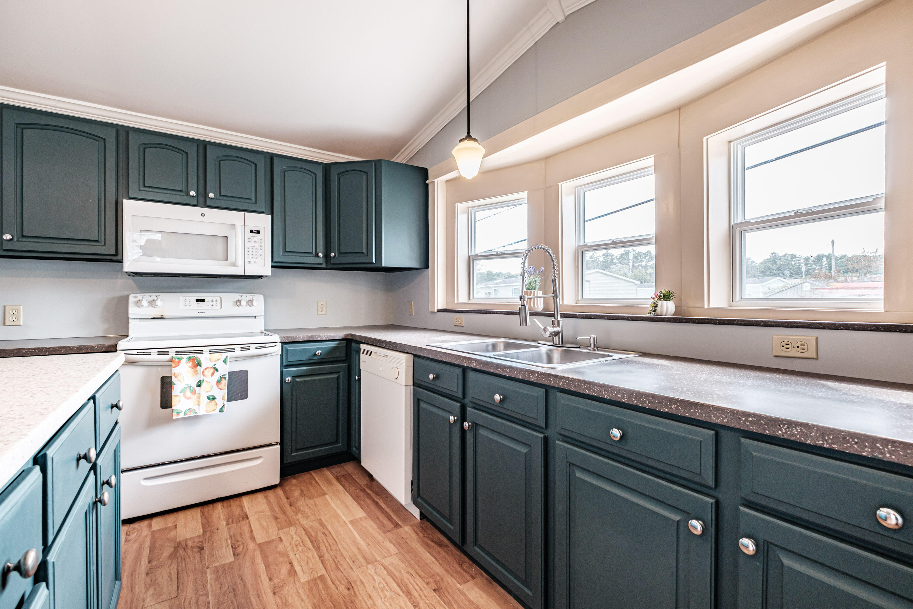86 Tufton Street Brunswick, ME 04011 - Photo 5 of 31 20260710gp-63014
