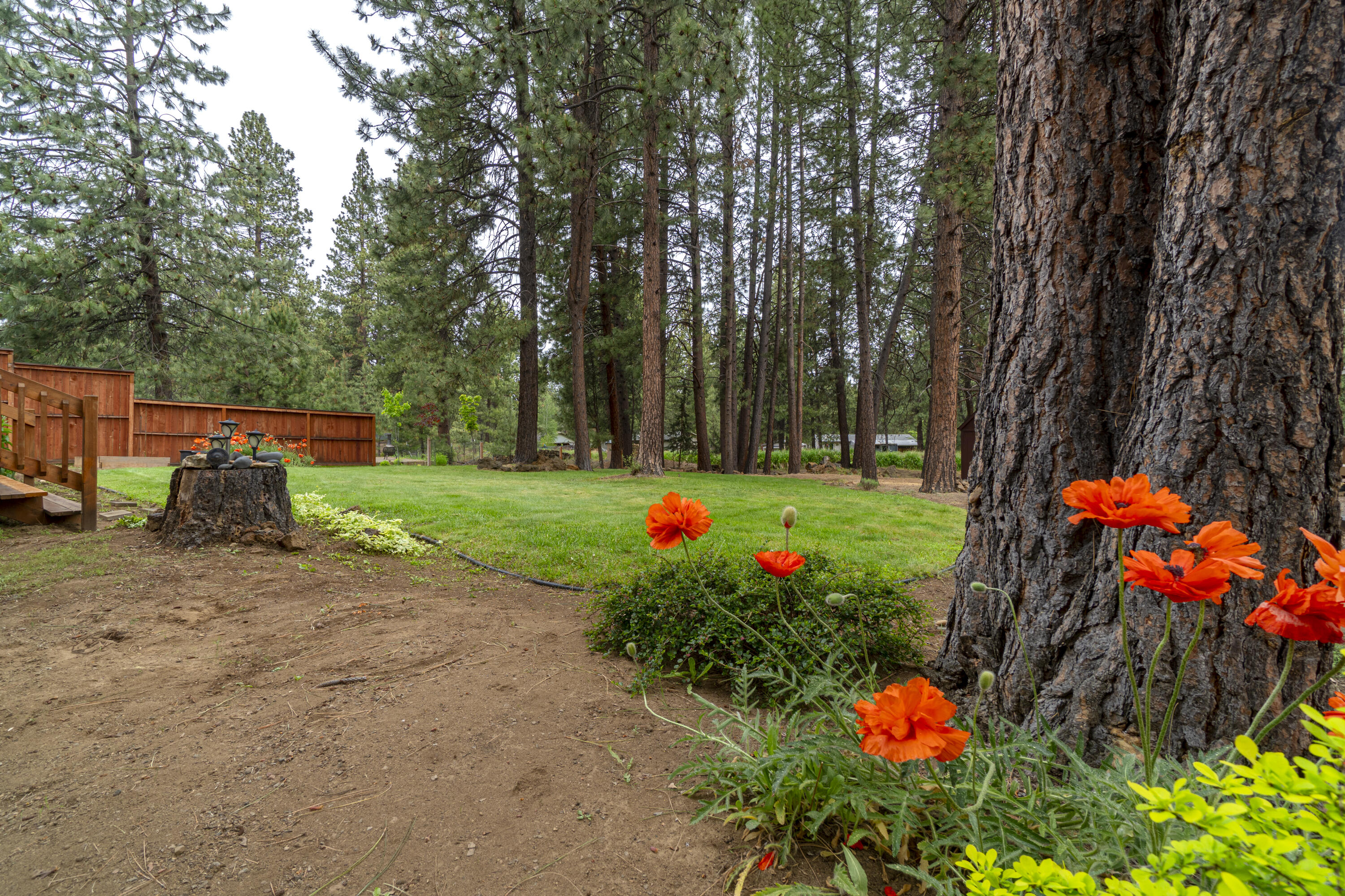 18902 Choctaw Road Bend, OR 97702 - Photo 5 of 38 Beautifully Landscaped Setting