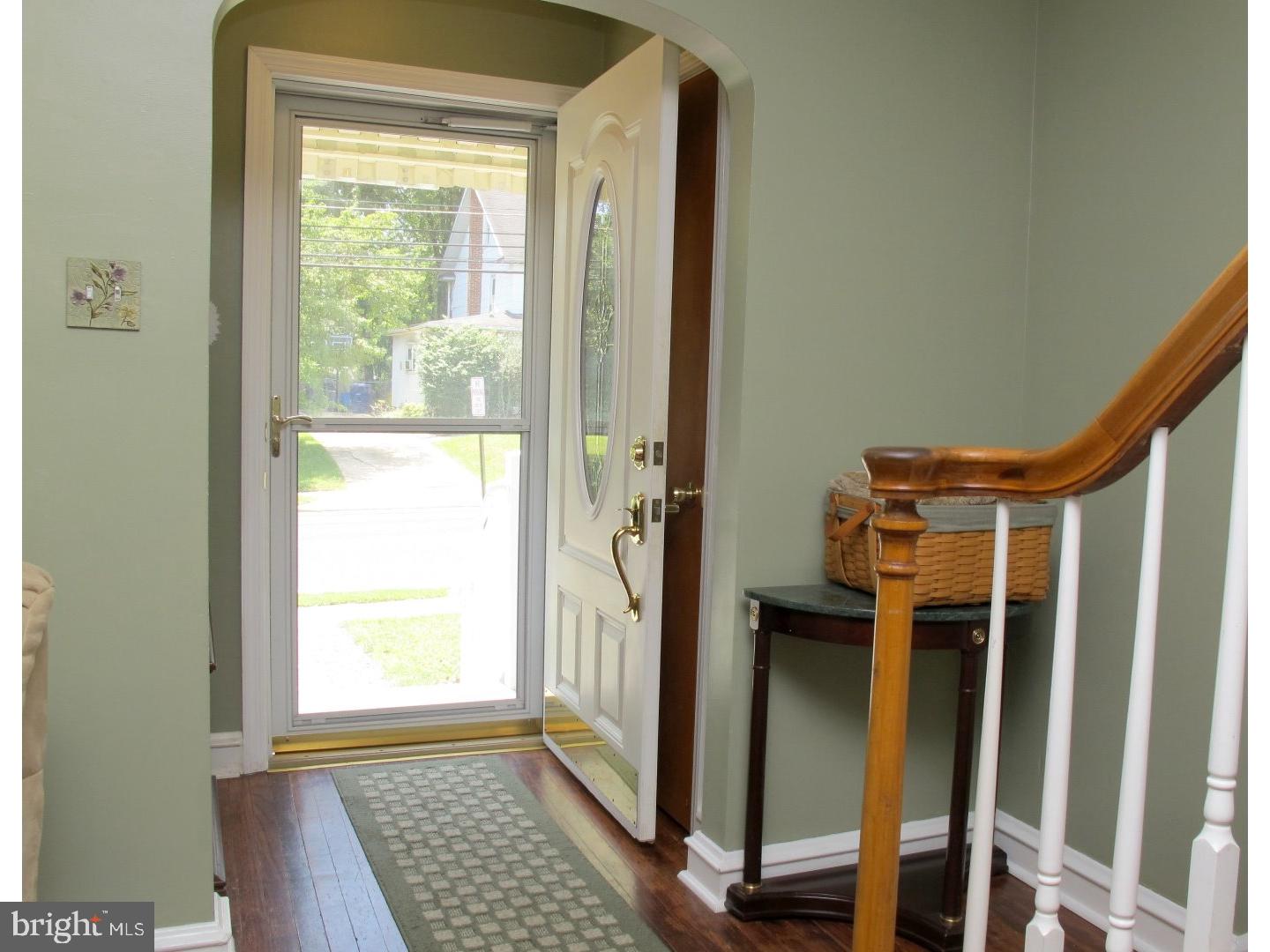 247 South Fellowship Road Maple Shade, NJ 08052 - Photo 4 of 25 Foyer