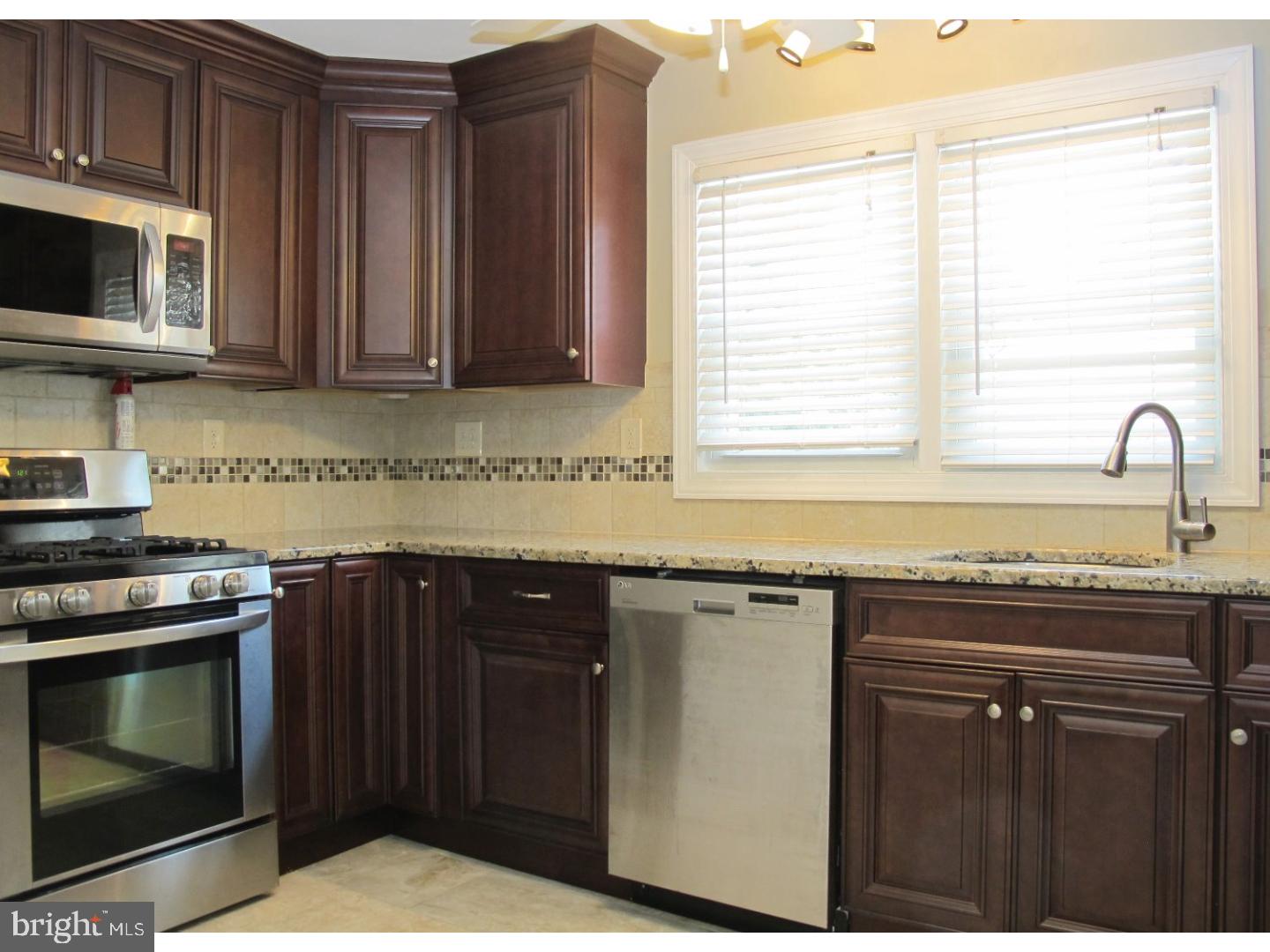 247 South Fellowship Road Maple Shade, NJ 08052 - Photo 8 of 25 Kitchen