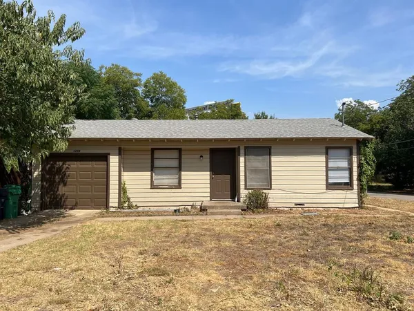 $1,400 | 1219 Knight Street, Denton, TX 76205