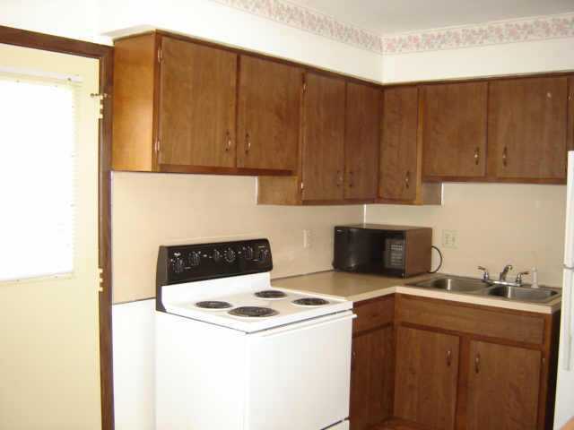 5696 Beechcroft Road, Unit E Columbus, OH 43229 - Photo 3 of 6 Gallery Image 3