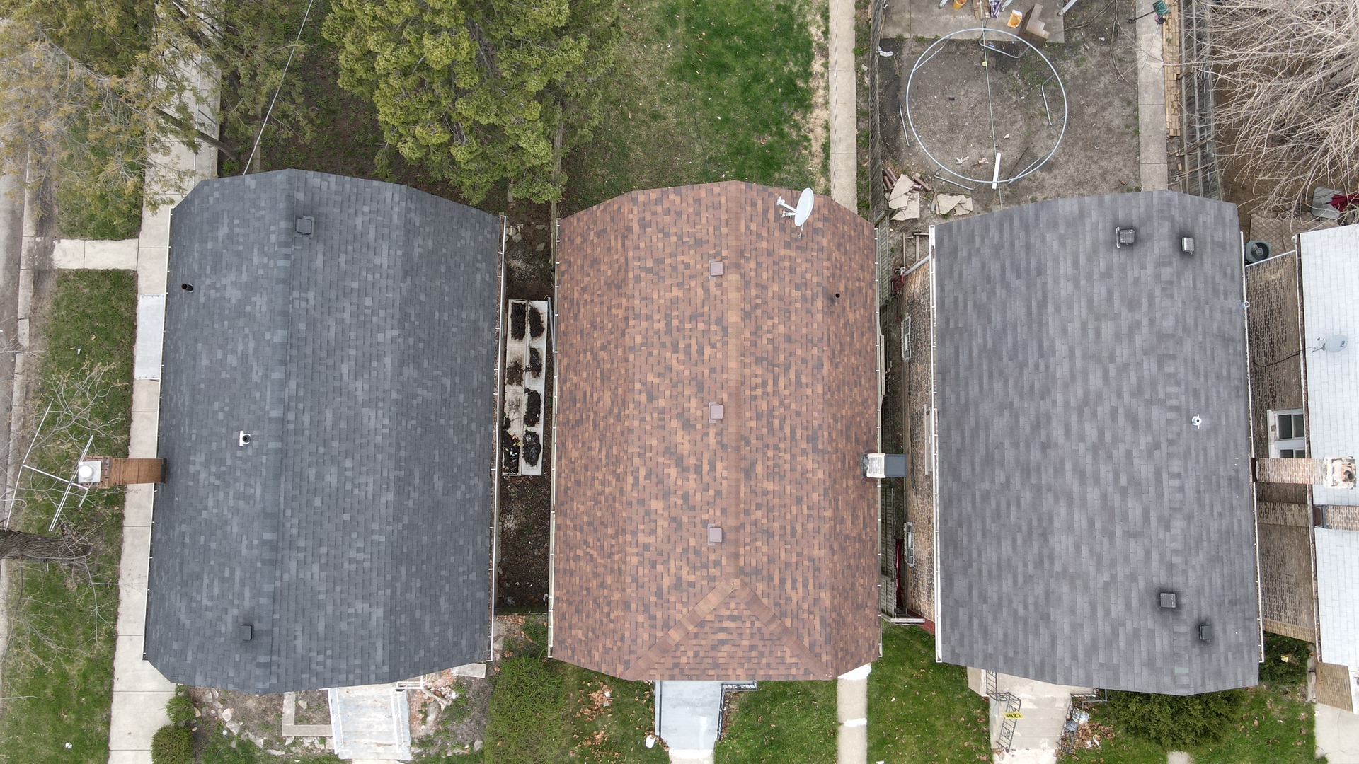 9154 South May Street Chicago, IL 60620 - Photo 4 of 12 an aerial view of a house with an outdoor space