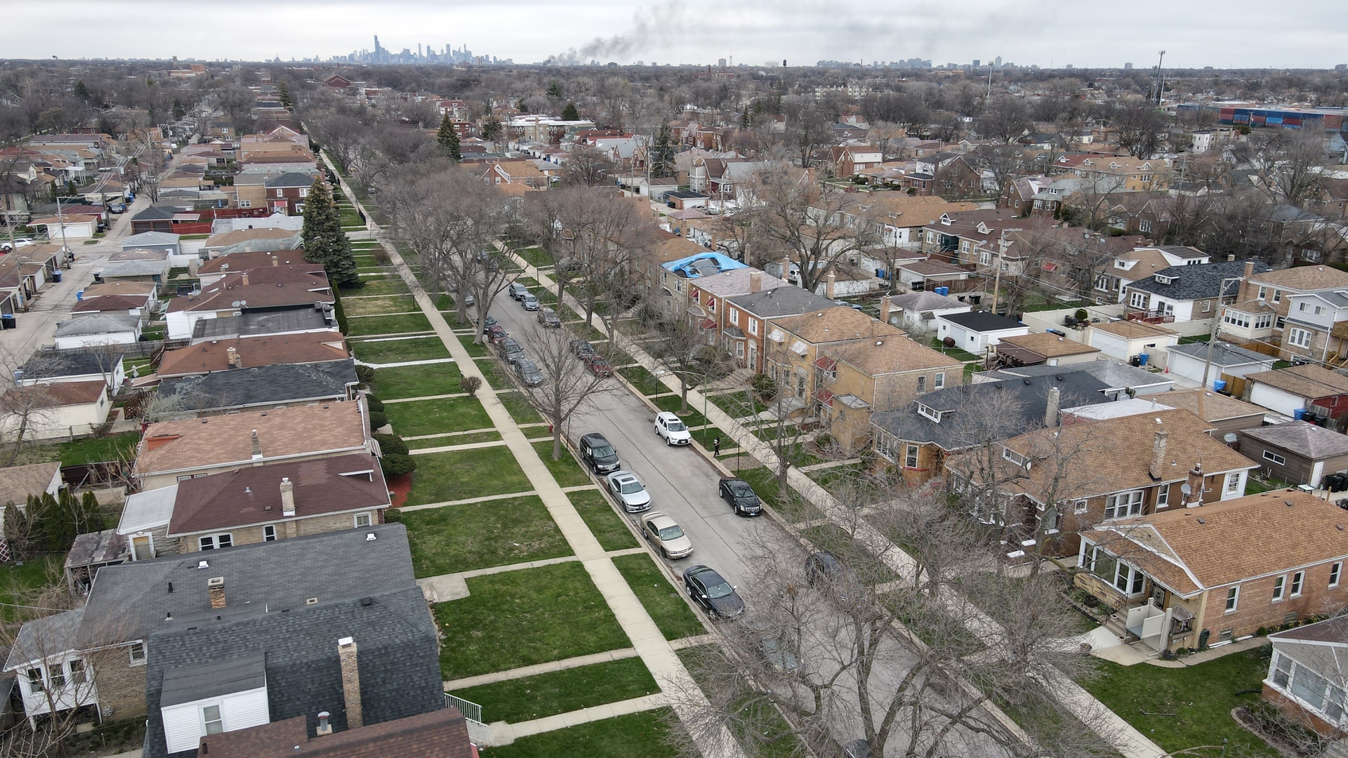 9154 South May Street Chicago, IL 60620 - Photo 5 of 12 an aerial view of multiple house