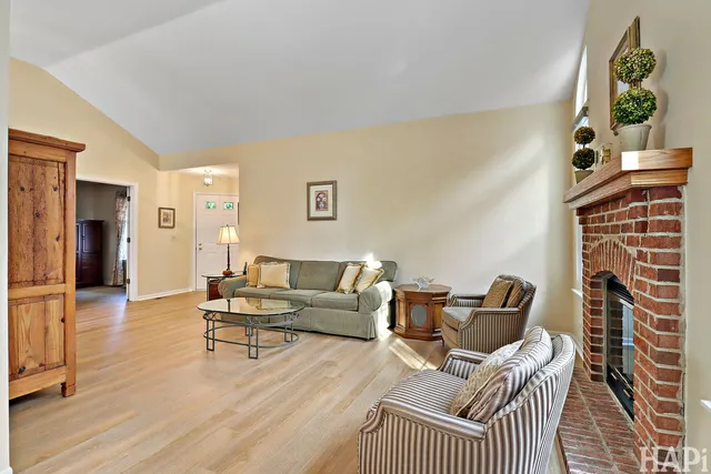 $425,000 | 566 Greenbay Court, Lake Zurich, IL 60047