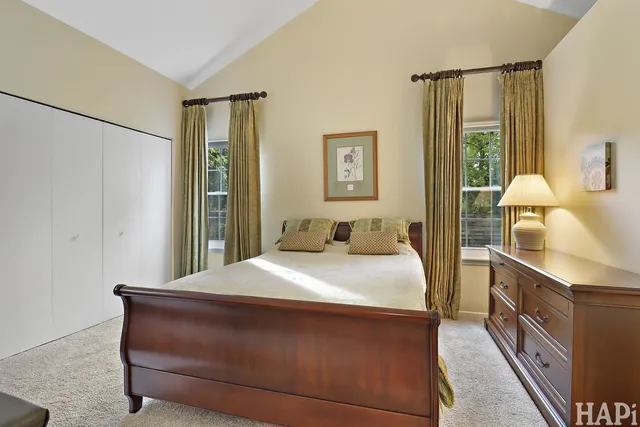 $425,000 | 566 Greenbay Court, Lake Zurich, IL 60047