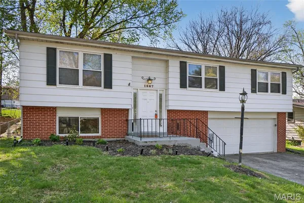 $335,000 | 1667 Bronco Lane, St. Louis, MO 63146