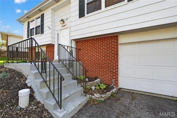 $335,000 | 1667 Bronco Lane, St. Louis, MO 63146