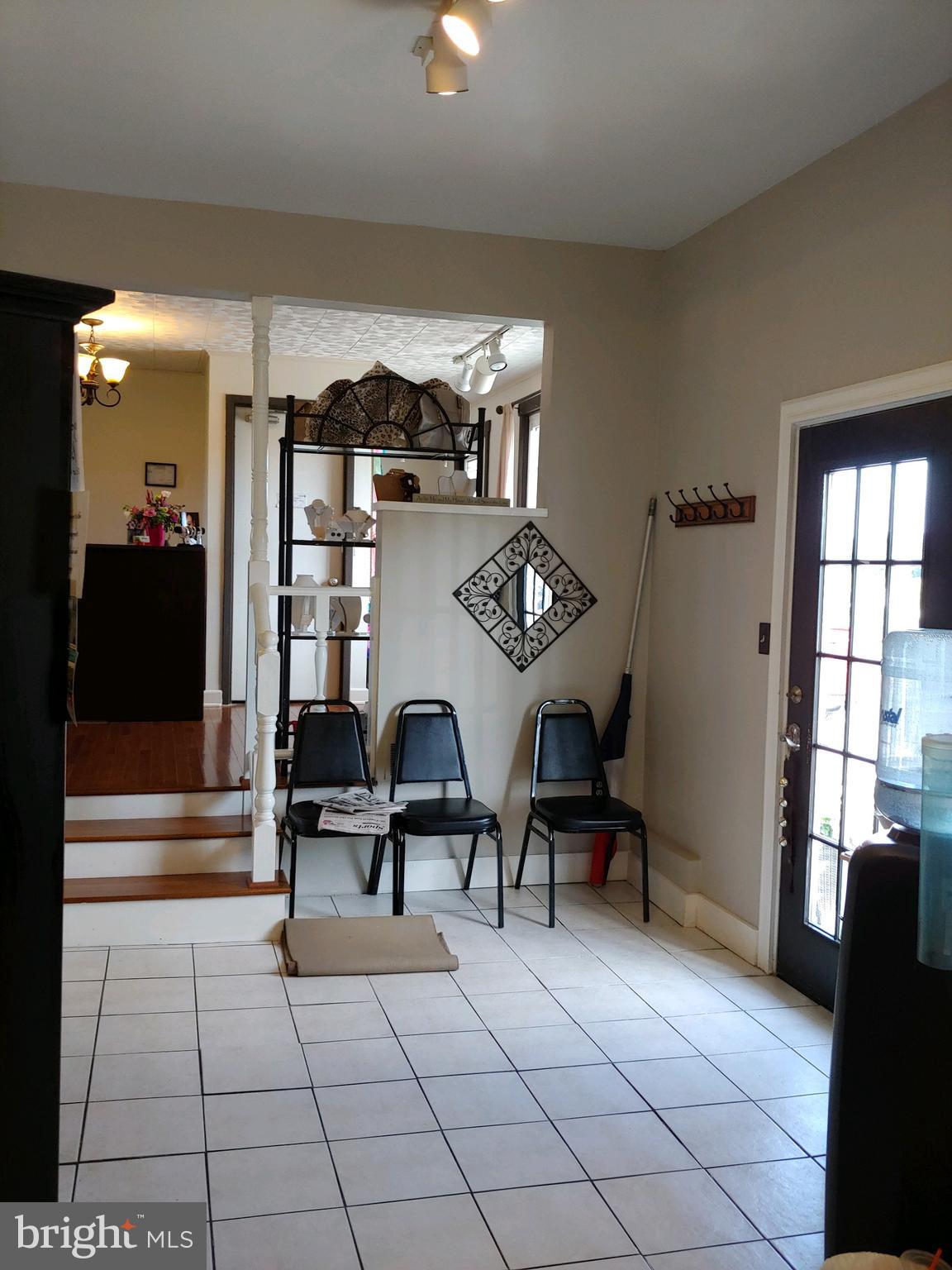 Salon or office on 1st floor