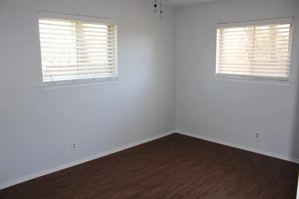 $2,195 | 124 Oakhurst Drive, Bedford, TX 76022