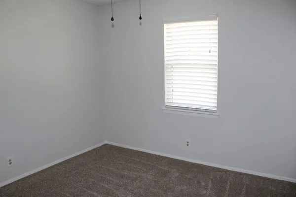 $2,195 | 124 Oakhurst Drive, Bedford, TX 76022