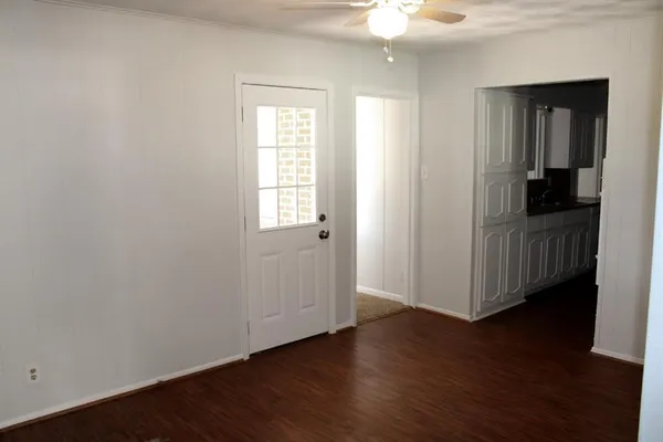 $2,195 | 124 Oakhurst Drive, Bedford, TX 76022