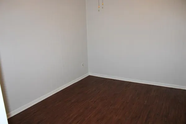 $2,195 | 124 Oakhurst Drive, Bedford, TX 76022