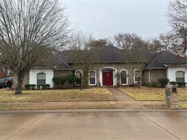 $485,000 | 6401 Bayou Crossing Drive, Alexandria, LA 71303