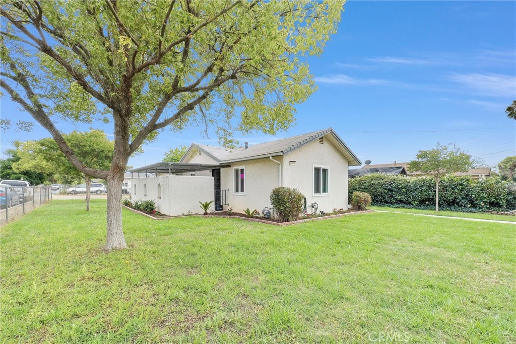 4997 Hollyhock Lane Riverside, CA 92505 - Photo 3 of 29